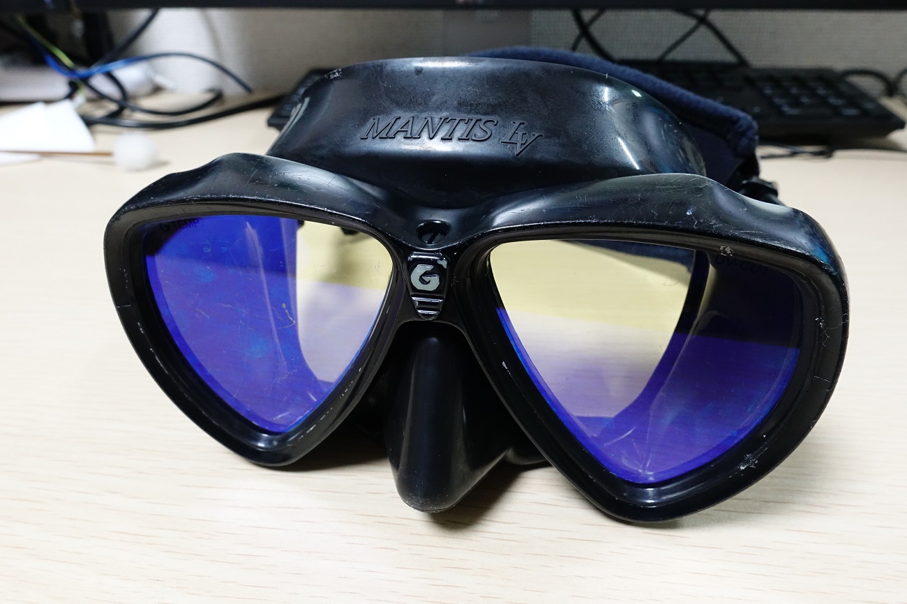 ダイビングのマスクにはカバーを付けると快適です【付け方】