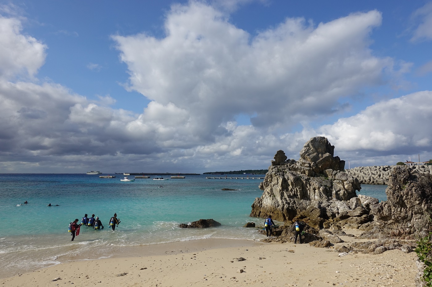 沖縄で12月の冬にダイビングをする 年末年始は普通に寒い 部長の水中写真と秘密のダイビングログ