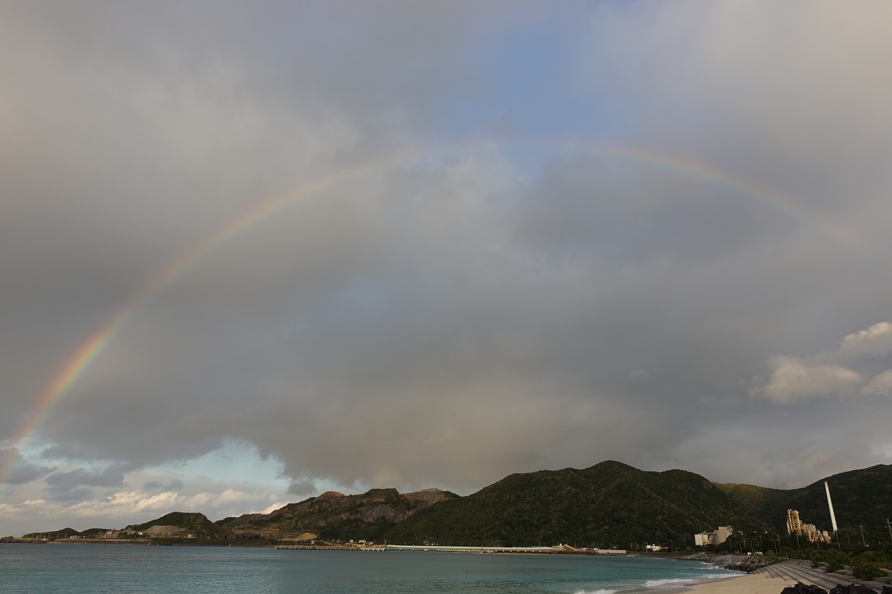 沖縄のダイビングで見た虹